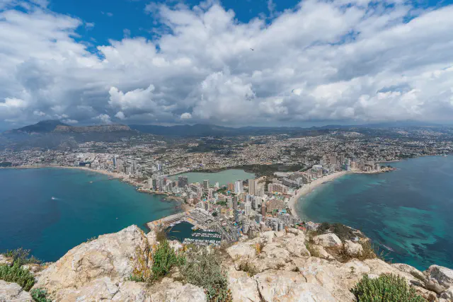De imposante Peñón de Ifach rots in Calpe aan de Costa Blanca