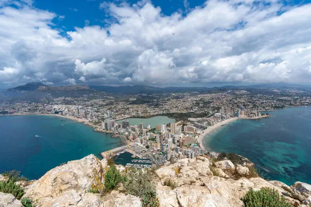 De Peñón de Ifach rots in Calpe aan de Costa Blanca De Peñón de Ifach rots in Calpe aan de Costa Blanca