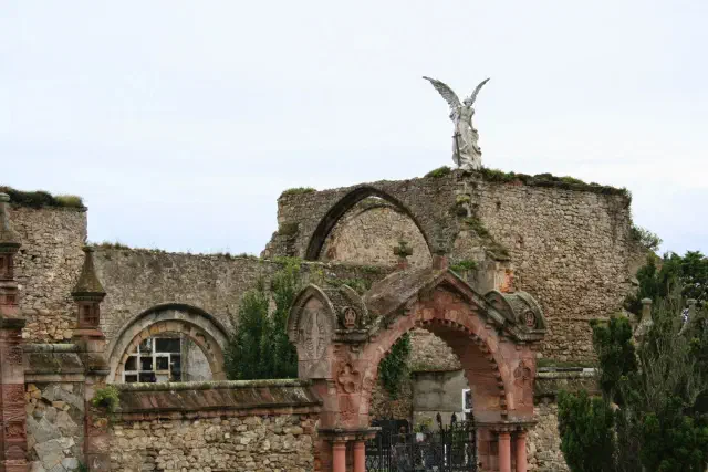 Het Cementerio de Comillas met de Angel Exterminador