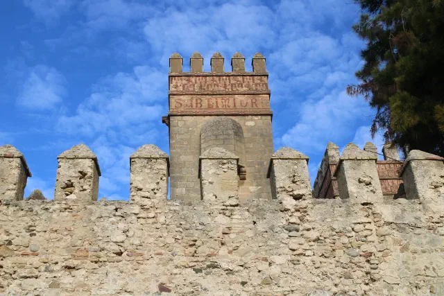 Het Moorse Castillo Sohail op een heuvel in Fuengirola aan de Costa del Sol Het Moorse Castillo Sohail op een heuvel in Fuengirola aan de Costa del Sol