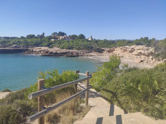 Foto van de baai Cala Vidre in L'ametlla de Mar