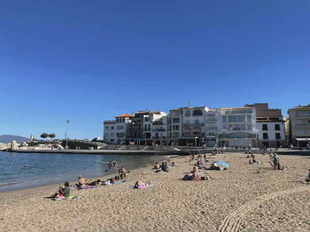Een van de stranden in L'Escala