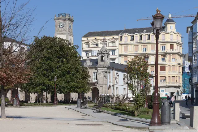 De Praza Maior van Lugo met het barokke stadhuis De Praza Maior van Lugo met het barokke stadhuis