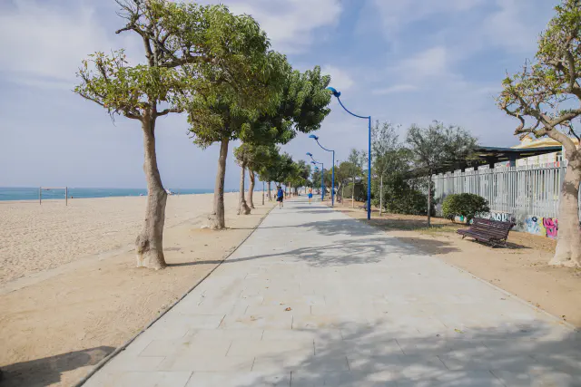 Wandelpad langs het strand in Malgrat de Mar