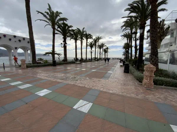 Nerja - Ontdek de Top 10 Bezienswaardigheden aan de Costa del Sol Nerja - Ontdek de Top 10 Bezienswaardigheden aan de Costa del Sol