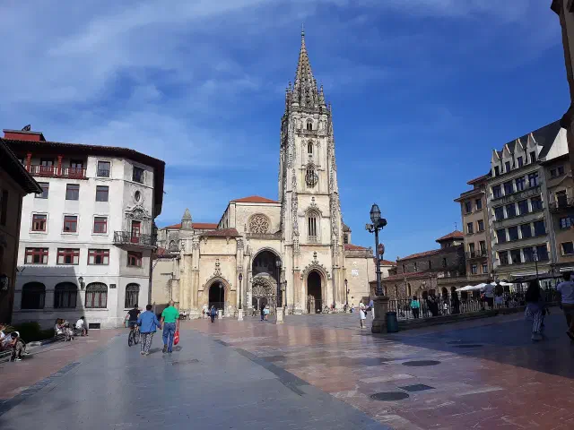 Header afbeelding van Oviedo in Spanje