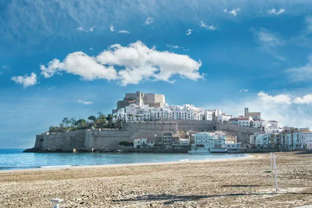 Het uitgestrekte Playa Norte strand bij Peñíscola aan de Costa del Azahar Het uitgestrekte Playa Norte strand bij Peñíscola aan de Costa del Azahar