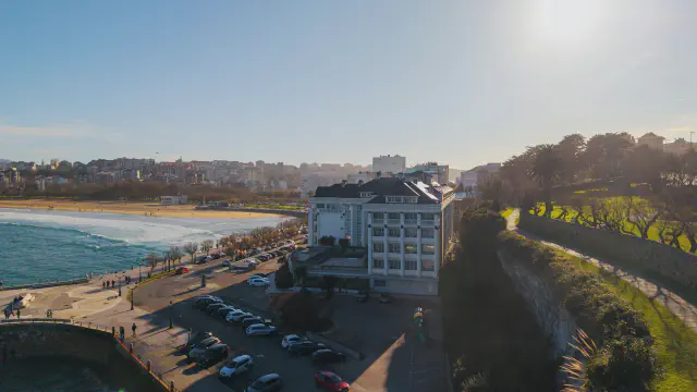Het koninklijke Palacio de la Magdalena op het schiereiland in Santander