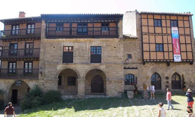 De Casa de los Aguila y la Parra in Santillana del Mar De Casa de los Aguila y la Parra in Santillana del Mar