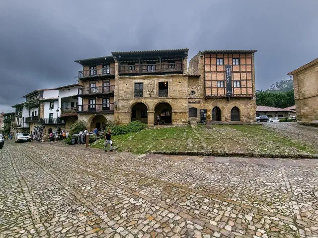 Header afbeelding van Santillana del Mar in Spanje Header afbeelding van Santillana del Mar in Spanje