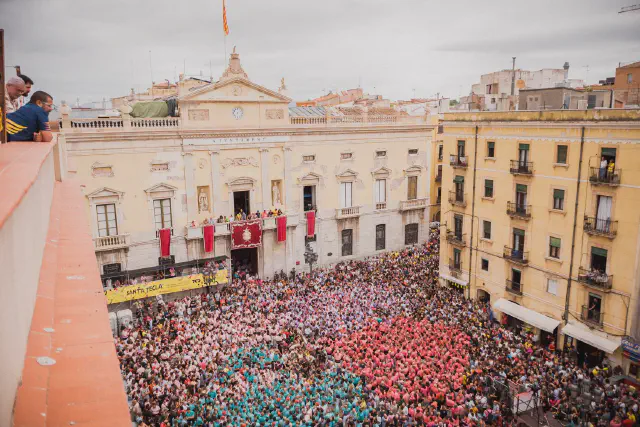 Het plein Placa de la Font in Tarragona, tijdens het festival Santa Tecla