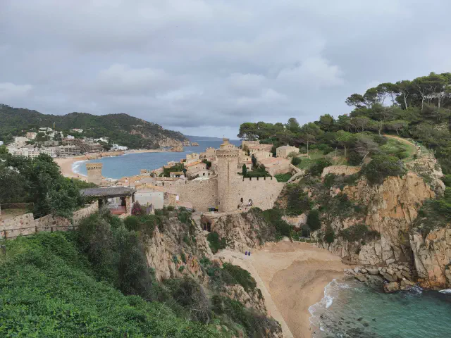 Het Museu Municipal in de Vila Vella van Tossa de Mar met kunstcollectie