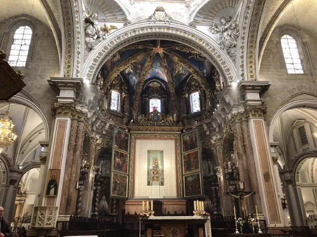 De binnenkant van de Kathedraal van Valencia De binnenkant van de Kathedraal van Valencia