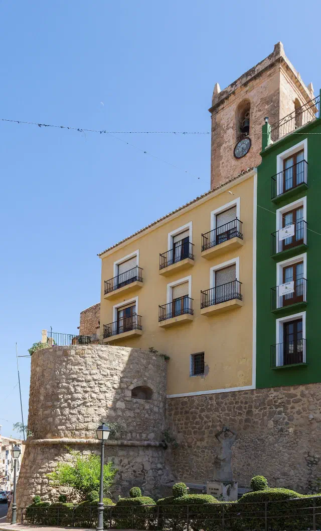 De vestingkerk Iglesia-fortaleza de la Asunción in Villajoyosa De vestingkerk Iglesia-fortaleza de la Asunción in Villajoyosa